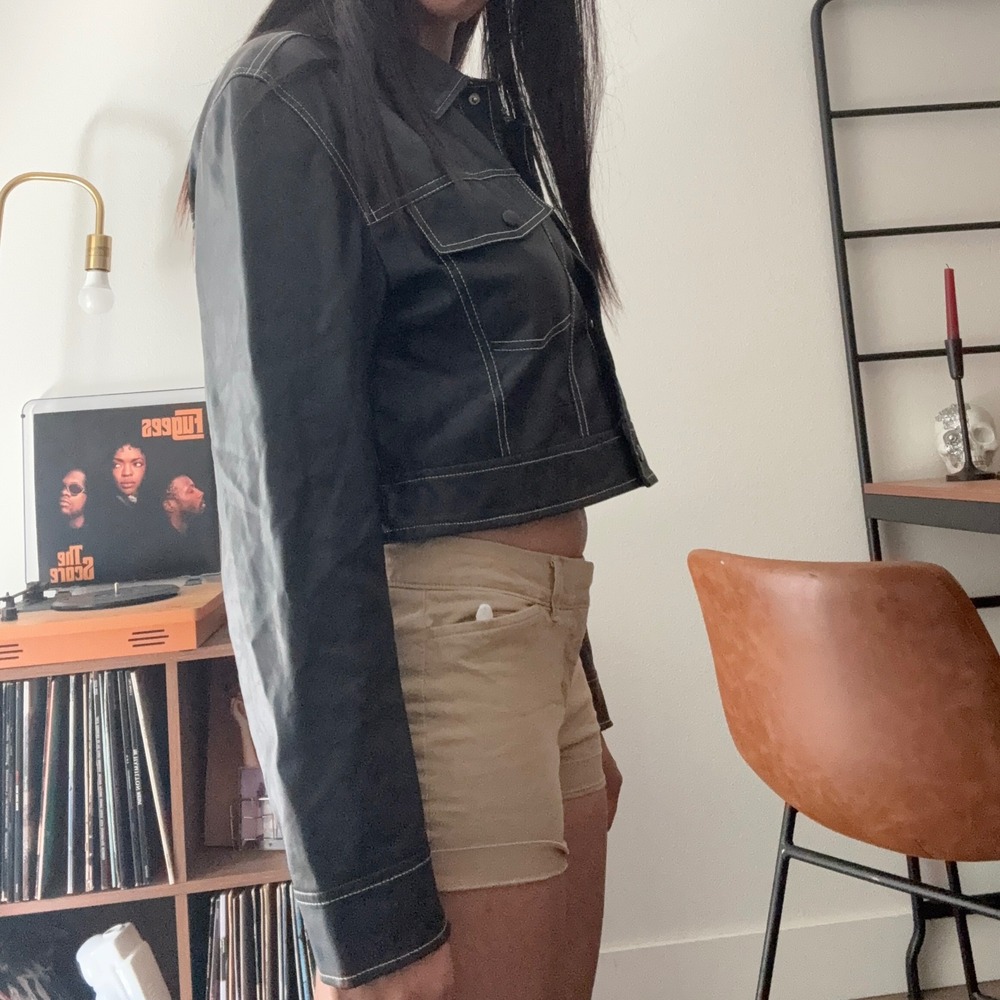 Bershka Black Faux Leather Cropped Trucker Jacket Contrast Stitch Large - Picture 2 of 10
